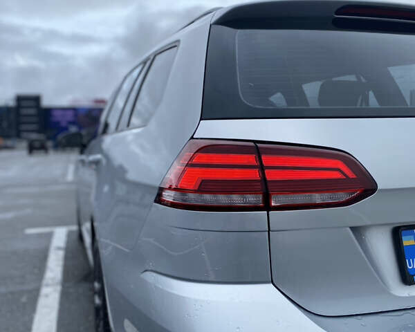 Серый Фольксваген Гольф, объемом двигателя 1.6 л и пробегом 280 тыс. км за 12400 $, фото 10 на Automoto.ua