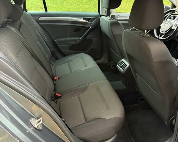 Серый Фольксваген Гольф, объемом двигателя 1.6 л и пробегом 139 тыс. км за 13900 $, фото 47 на Automoto.ua