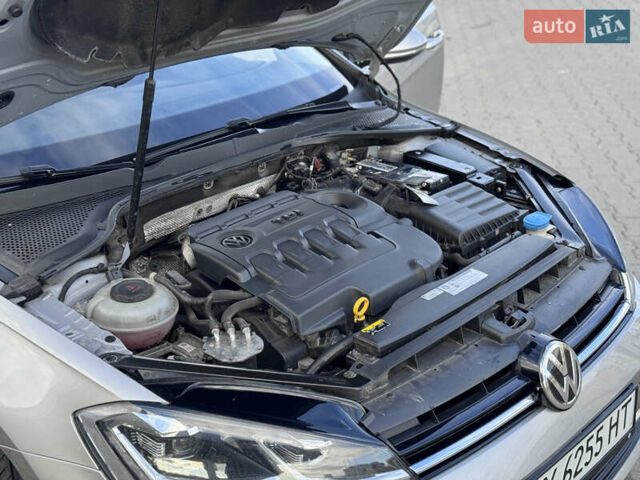 Серый Фольксваген Гольф, объемом двигателя 1.6 л и пробегом 228 тыс. км за 11500 $, фото 41 на Automoto.ua