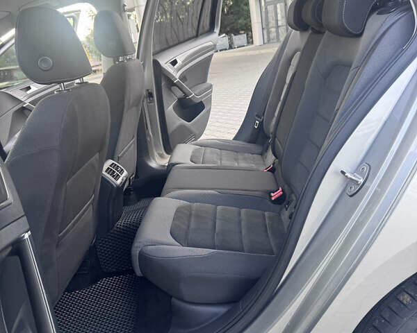 Серый Фольксваген Гольф, объемом двигателя 1.6 л и пробегом 228 тыс. км за 11500 $, фото 50 на Automoto.ua