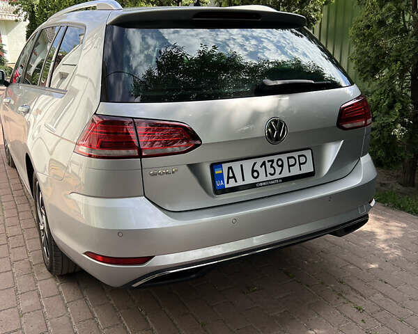 Серый Фольксваген Гольф, объемом двигателя 1.6 л и пробегом 250 тыс. км за 13990 $, фото 1 на Automoto.ua