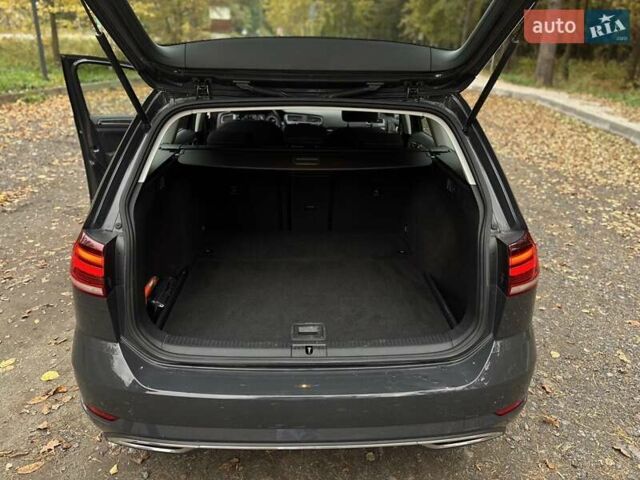 Серый Фольксваген Гольф, объемом двигателя 1.97 л и пробегом 208 тыс. км за 17899 $, фото 12 на Automoto.ua