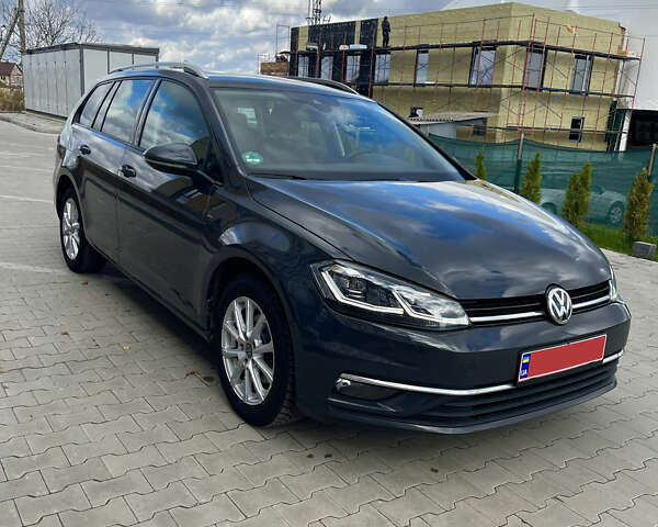 Серый Фольксваген Гольф, объемом двигателя 2 л и пробегом 260 тыс. км за 15550 $, фото 2 на Automoto.ua