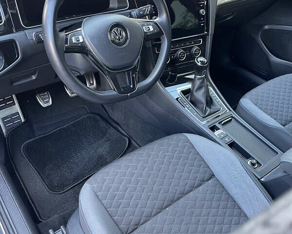 Серый Фольксваген Гольф, объемом двигателя 2 л и пробегом 260 тыс. км за 15550 $, фото 20 на Automoto.ua