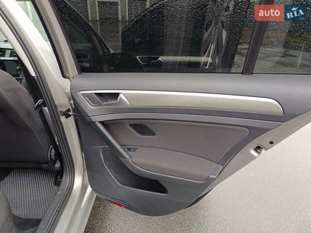 Сірий Фольксваген Гольф, об'ємом двигуна 1.6 л та пробігом 228 тис. км за 15100 $, фото 46 на Automoto.ua
