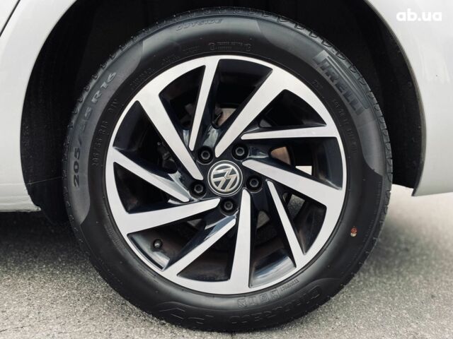 Сірий Фольксваген Гольф, об'ємом двигуна 1.6 л та пробігом 256 тис. км за 14400 $, фото 19 на Automoto.ua