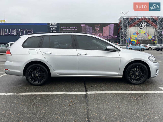 Серый Фольксваген Гольф, объемом двигателя 1.6 л и пробегом 280 тыс. км за 12400 $, фото 5 на Automoto.ua