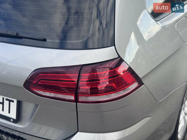 Серый Фольксваген Гольф, объемом двигателя 1.6 л и пробегом 228 тыс. км за 11500 $, фото 28 на Automoto.ua