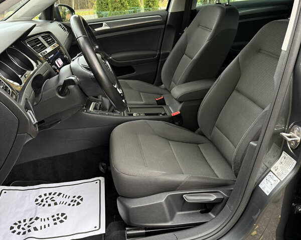 Серый Фольксваген Гольф, объемом двигателя 1.6 л и пробегом 139 тыс. км за 13800 $, фото 23 на Automoto.ua