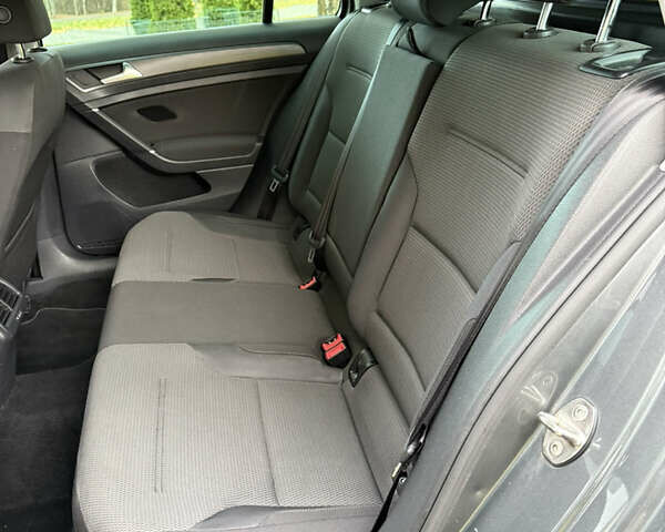 Серый Фольксваген Гольф, объемом двигателя 1.6 л и пробегом 139 тыс. км за 13900 $, фото 34 на Automoto.ua