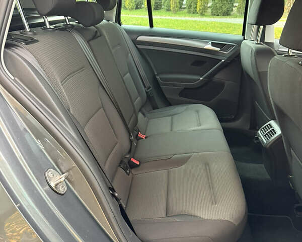 Серый Фольксваген Гольф, объемом двигателя 1.6 л и пробегом 139 тыс. км за 13900 $, фото 47 на Automoto.ua