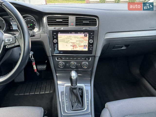 Серый Фольксваген Гольф, объемом двигателя 1.6 л и пробегом 262 тыс. км за 13900 $, фото 37 на Automoto.ua