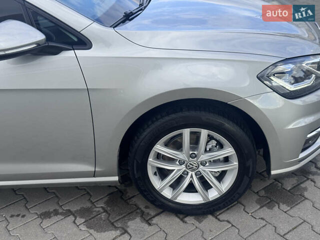 Серый Фольксваген Гольф, объемом двигателя 1.6 л и пробегом 228 тыс. км за 11500 $, фото 20 на Automoto.ua