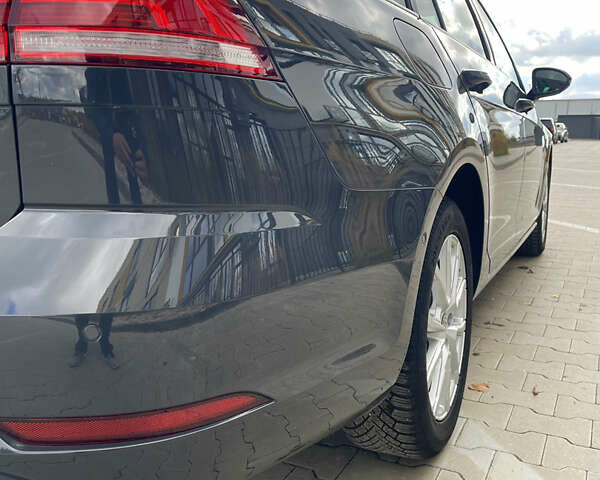 Серый Фольксваген Гольф, объемом двигателя 2 л и пробегом 260 тыс. км за 15550 $, фото 8 на Automoto.ua