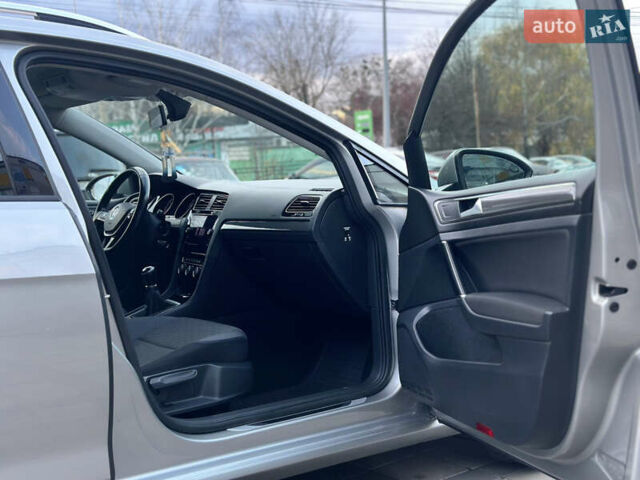 Серый Фольксваген Гольф, объемом двигателя 1.97 л и пробегом 262 тыс. км за 12799 $, фото 14 на Automoto.ua