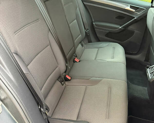 Серый Фольксваген Гольф, объемом двигателя 1.6 л и пробегом 139 тыс. км за 13800 $, фото 49 на Automoto.ua