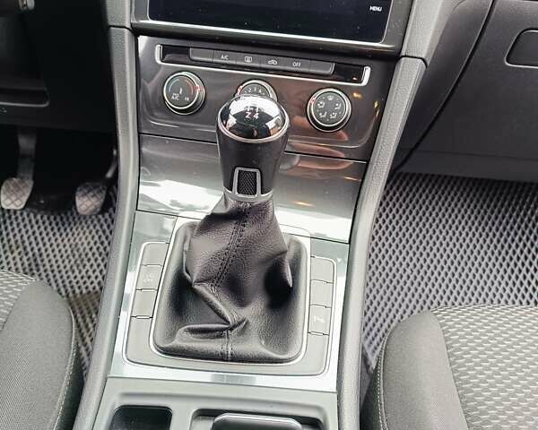 Сірий Фольксваген Гольф, об'ємом двигуна 1.6 л та пробігом 228 тис. км за 15100 $, фото 56 на Automoto.ua