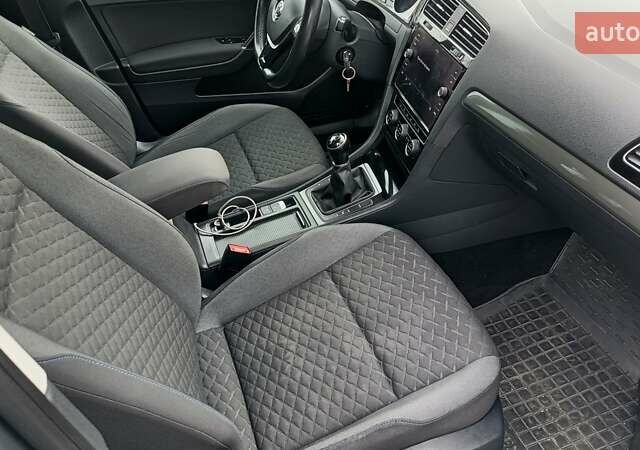 Сірий Фольксваген Гольф, об'ємом двигуна 1.6 л та пробігом 252 тис. км за 13750 $, фото 11 на Automoto.ua