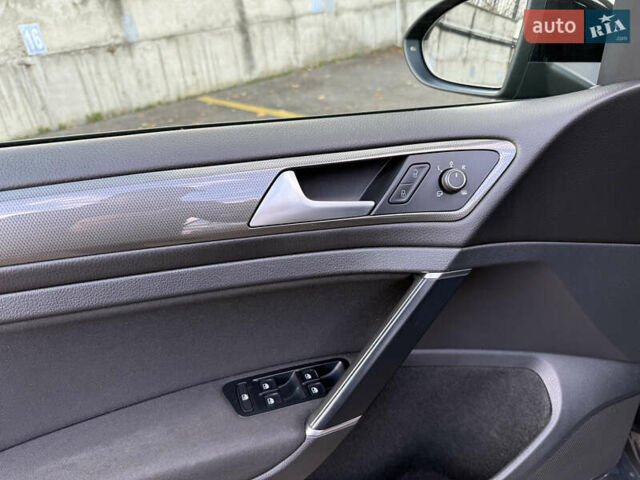 Сірий Фольксваген Гольф, об'ємом двигуна 2 л та пробігом 249 тис. км за 15999 $, фото 29 на Automoto.ua