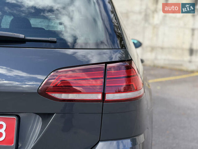 Сірий Фольксваген Гольф, об'ємом двигуна 2 л та пробігом 249 тис. км за 15999 $, фото 26 на Automoto.ua