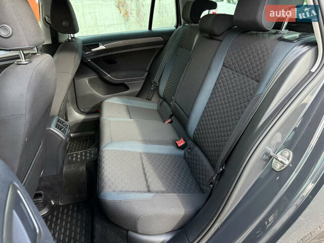 Сірий Фольксваген Гольф, об'ємом двигуна 2 л та пробігом 249 тис. км за 15999 $, фото 43 на Automoto.ua
