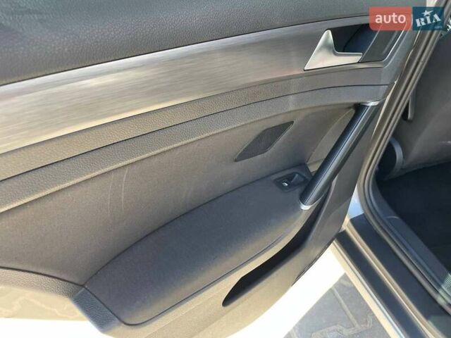 Серый Фольксваген Гольф, объемом двигателя 1.8 л и пробегом 143 тыс. км за 12899 $, фото 11 на Automoto.ua