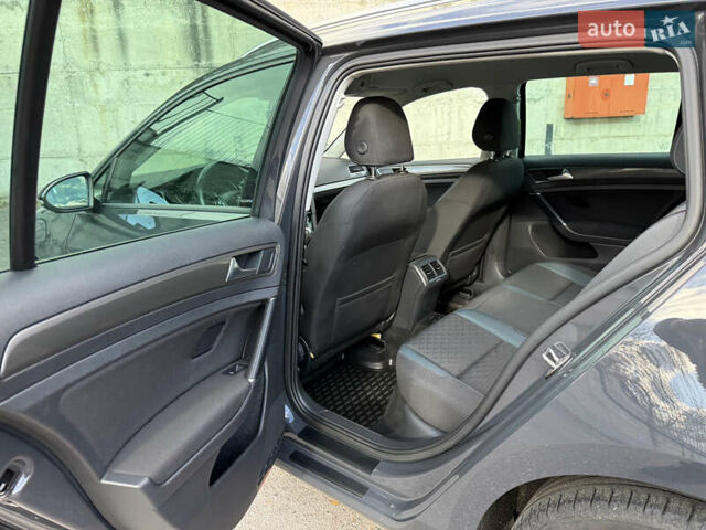 Сірий Фольксваген Гольф, об'ємом двигуна 2 л та пробігом 249 тис. км за 15999 $, фото 40 на Automoto.ua