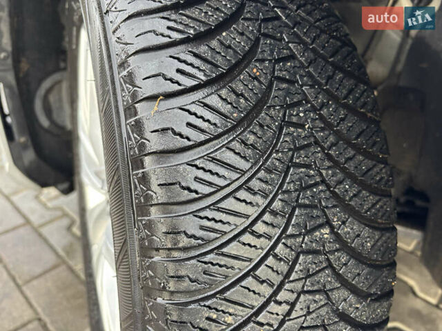 Серый Фольксваген Гольф, объемом двигателя 2 л и пробегом 207 тыс. км за 14700 $, фото 10 на Automoto.ua