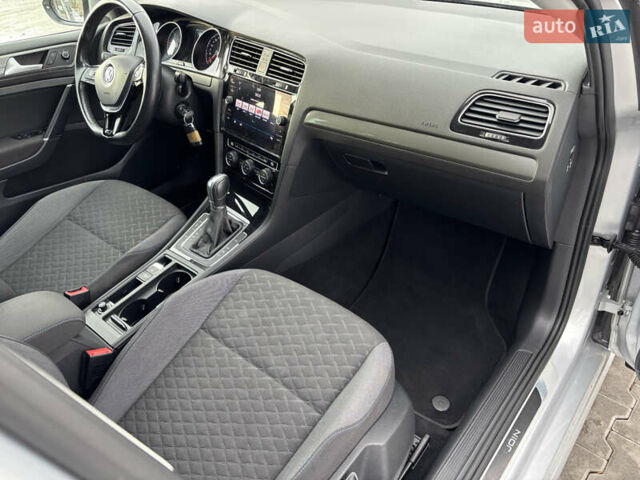 Серый Фольксваген Гольф, объемом двигателя 2 л и пробегом 207 тыс. км за 14700 $, фото 25 на Automoto.ua