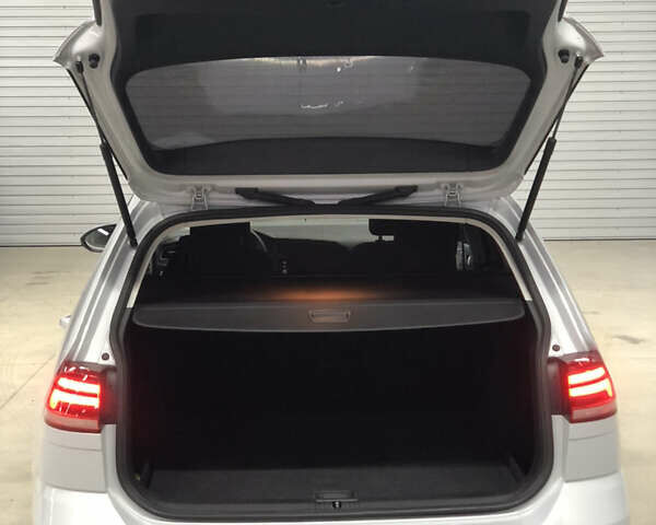 Серый Фольксваген Гольф, объемом двигателя 2 л и пробегом 206 тыс. км за 13900 $, фото 11 на Automoto.ua