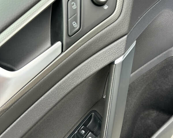 Серый Фольксваген Гольф, объемом двигателя 1.6 л и пробегом 148 тыс. км за 15500 $, фото 28 на Automoto.ua