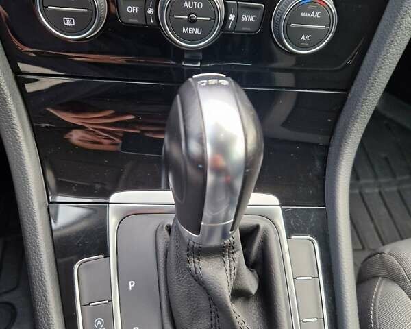 Серый Фольксваген Гольф, объемом двигателя 2 л и пробегом 237 тыс. км за 17200 $, фото 43 на Automoto.ua