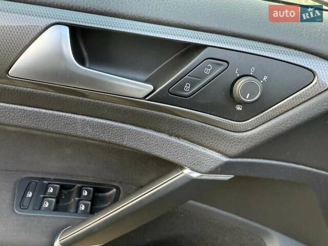 Сірий Фольксваген Гольф, об'ємом двигуна 1.6 л та пробігом 179 тис. км за 14444 $, фото 23 на Automoto.ua