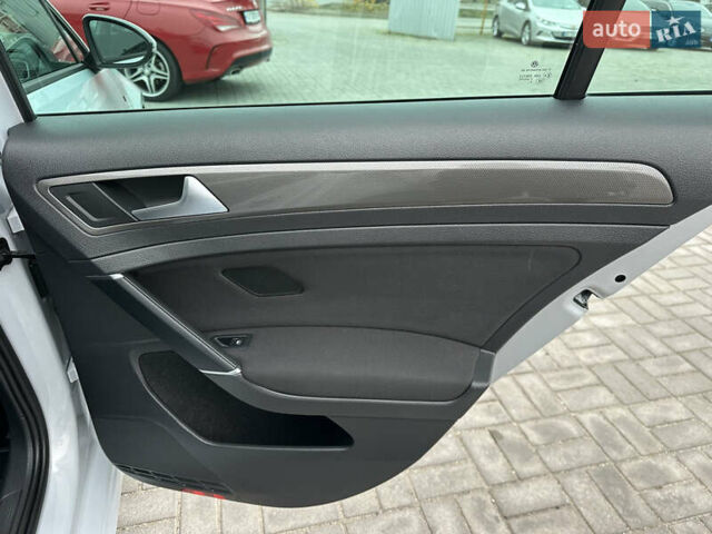 Серый Фольксваген Гольф, объемом двигателя 1.6 л и пробегом 148 тыс. км за 15500 $, фото 56 на Automoto.ua