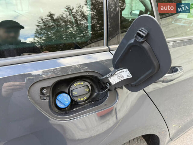Сірий Фольксваген Гольф, об'ємом двигуна 2 л та пробігом 249 тис. км за 15999 $, фото 77 на Automoto.ua