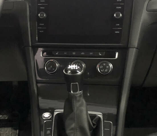 Серый Фольксваген Гольф, объемом двигателя 2 л и пробегом 206 тыс. км за 13900 $, фото 17 на Automoto.ua