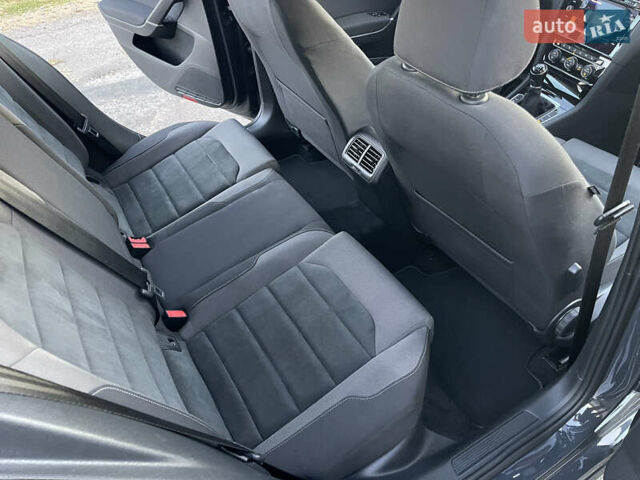 Серый Фольксваген Гольф, объемом двигателя 1.97 л и пробегом 309 тыс. км за 14200 $, фото 20 на Automoto.ua