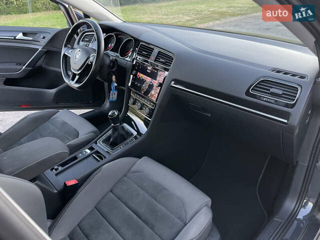 Серый Фольксваген Гольф, объемом двигателя 1.97 л и пробегом 309 тыс. км за 14200 $, фото 31 на Automoto.ua