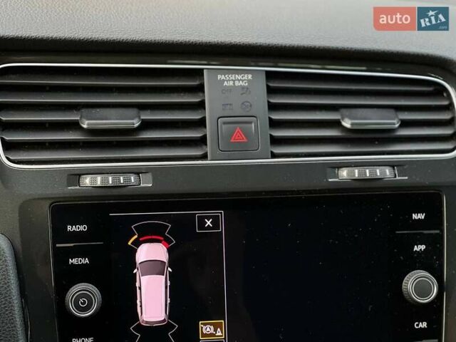 Серый Фольксваген Гольф, объемом двигателя 1.6 л и пробегом 214 тыс. км за 12490 $, фото 33 на Automoto.ua