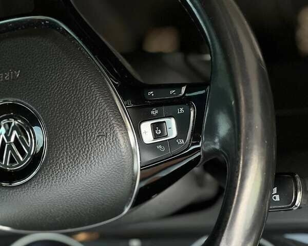 Серый Фольксваген Гольф, объемом двигателя 1.6 л и пробегом 214 тыс. км за 12490 $, фото 29 на Automoto.ua