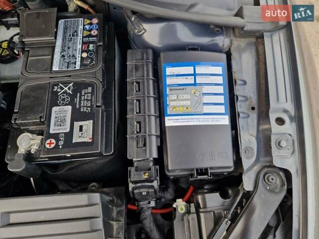 Серый Фольксваген Гольф, объемом двигателя 2 л и пробегом 237 тыс. км за 17200 $, фото 38 на Automoto.ua