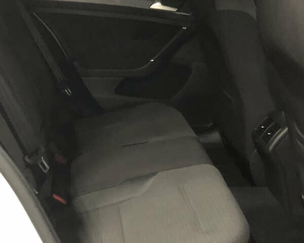 Серый Фольксваген Гольф, объемом двигателя 2 л и пробегом 206 тыс. км за 13900 $, фото 15 на Automoto.ua