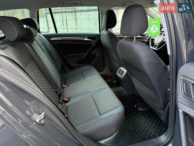 Сірий Фольксваген Гольф, об'ємом двигуна 2 л та пробігом 249 тис. км за 15999 $, фото 61 на Automoto.ua