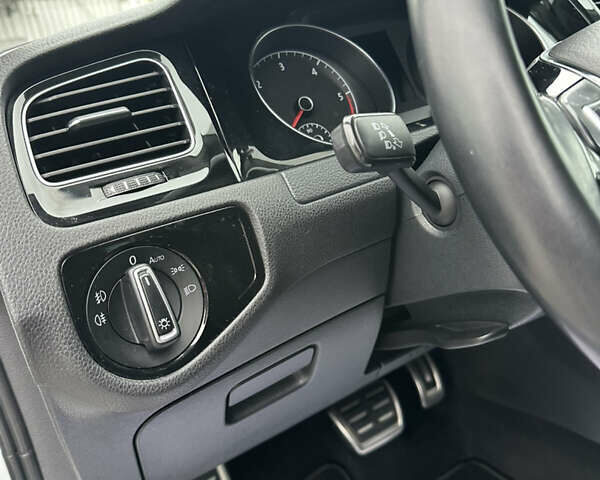 Серый Фольксваген Гольф, объемом двигателя 1.6 л и пробегом 148 тыс. км за 15500 $, фото 29 на Automoto.ua