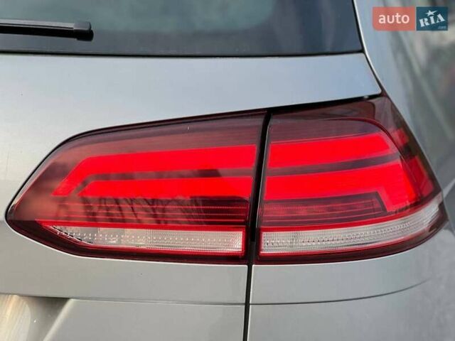 Серый Фольксваген Гольф, объемом двигателя 1.6 л и пробегом 214 тыс. км за 12490 $, фото 12 на Automoto.ua