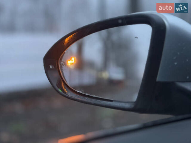 Серый Фольксваген Гольф, объемом двигателя 2 л и пробегом 223 тыс. км за 15900 $, фото 10 на Automoto.ua