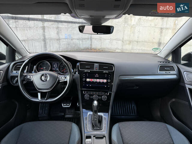 Сірий Фольксваген Гольф, об'ємом двигуна 2 л та пробігом 249 тис. км за 15999 $, фото 49 на Automoto.ua