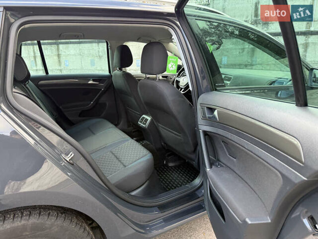 Сірий Фольксваген Гольф, об'ємом двигуна 2 л та пробігом 249 тис. км за 15999 $, фото 60 на Automoto.ua