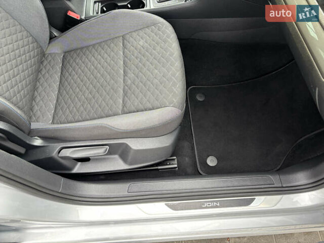 Серый Фольксваген Гольф, объемом двигателя 2 л и пробегом 207 тыс. км за 14500 $, фото 18 на Automoto.ua