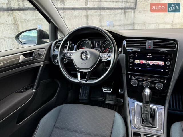 Сірий Фольксваген Гольф, об'ємом двигуна 2 л та пробігом 249 тис. км за 15999 $, фото 50 на Automoto.ua